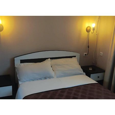 Hotel Lux Tbilisi Ngoại thất bức ảnh