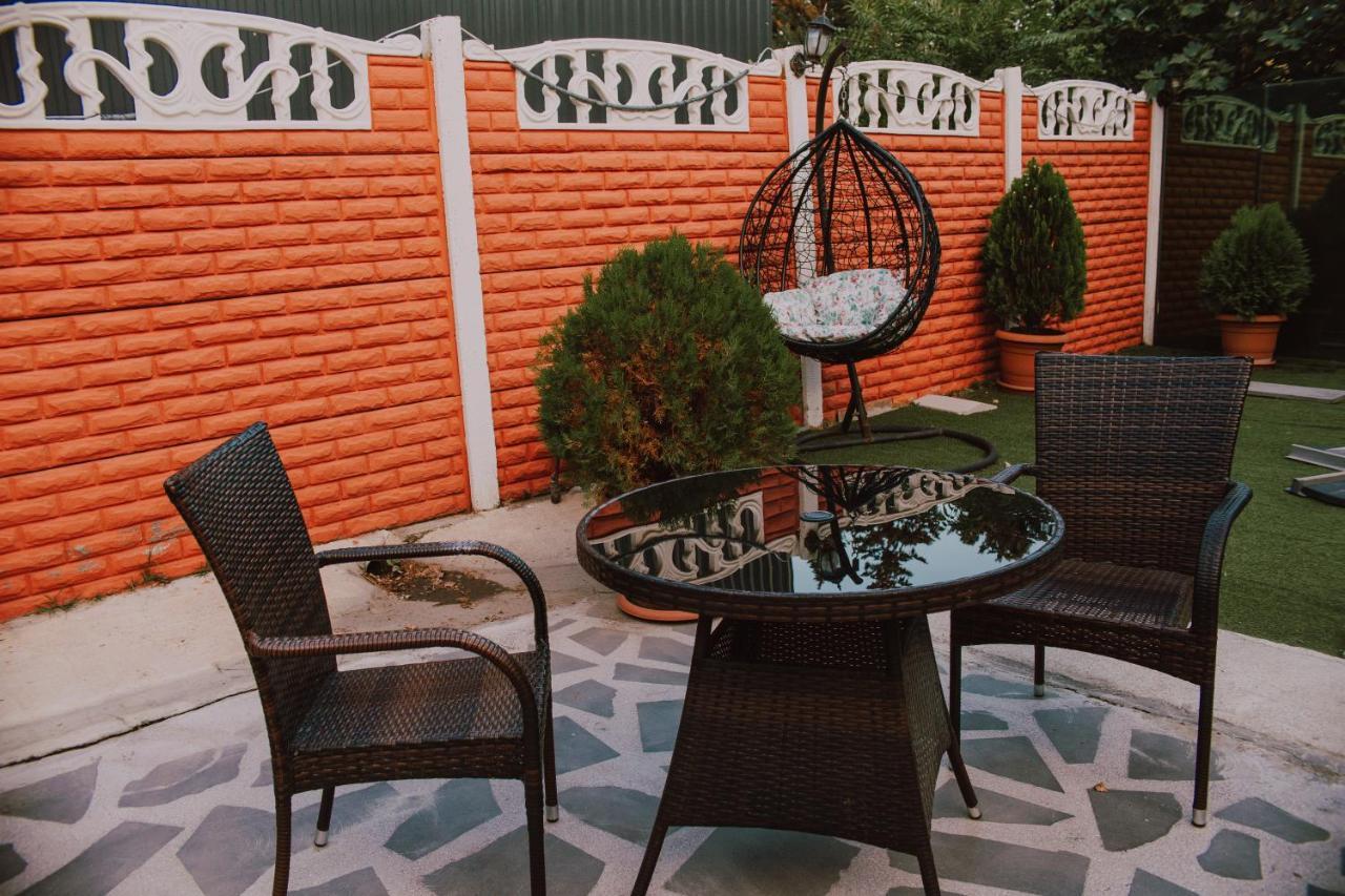 Hotel Lux Tbilisi Ngoại thất bức ảnh