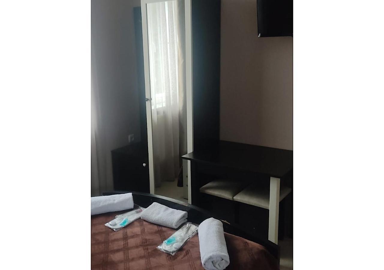 Hotel Lux Tbilisi Ngoại thất bức ảnh