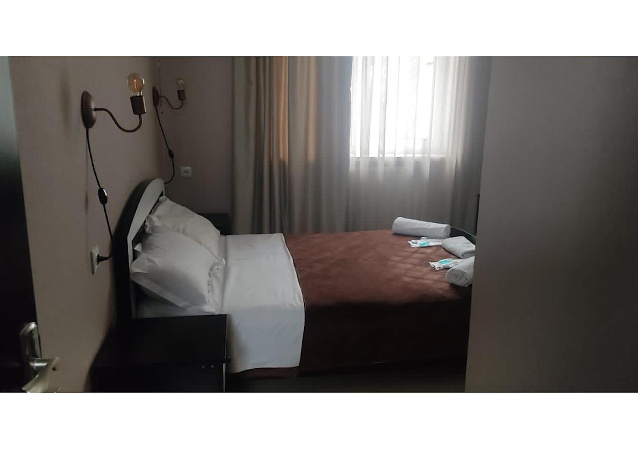 Hotel Lux Tbilisi Ngoại thất bức ảnh