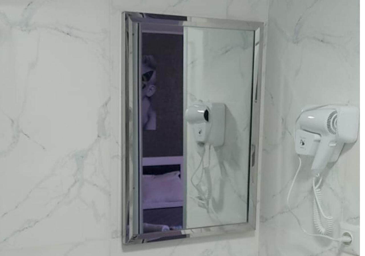 Hotel Lux Tbilisi Ngoại thất bức ảnh